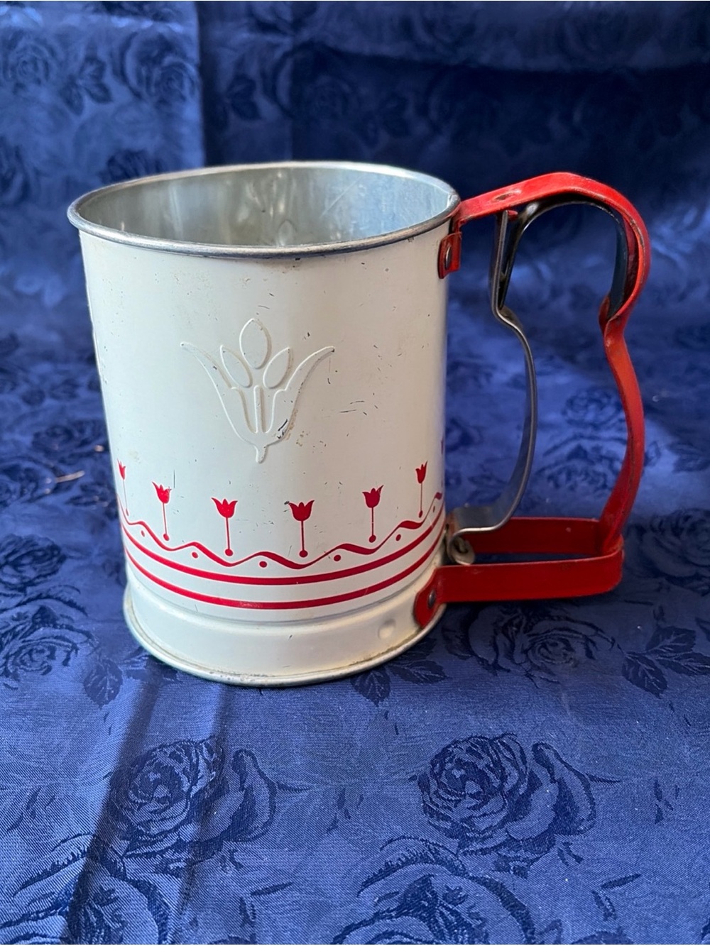VTG Androck Embossed Hand-I-Sift Flour Sifter